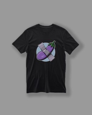 Berenjena playera negra